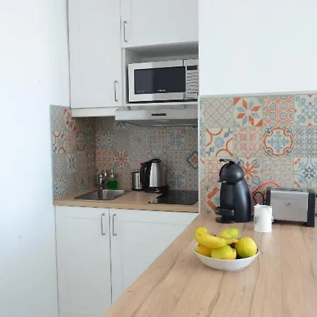 Bright Apt. With Sea View And Pool דירה *